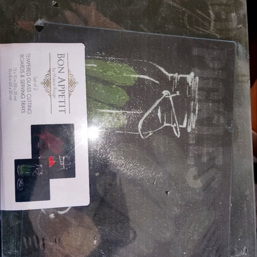 Glass cutting board